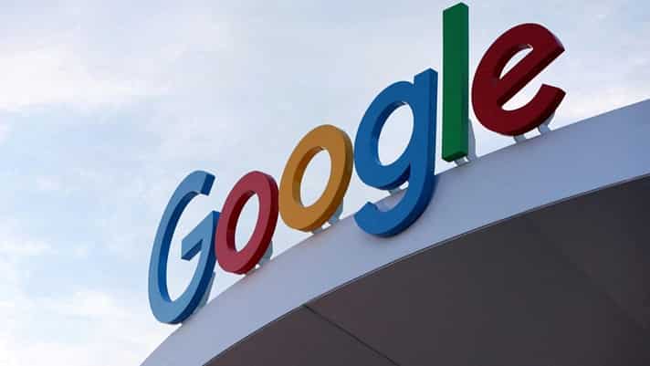 Google planea mostrar plataformas competidoras en sus resultados de búsqueda para evitar multas de la UE